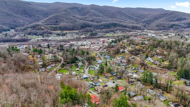 $172,500 | 420 Poplar Street Northwest, Norton, VA 24273