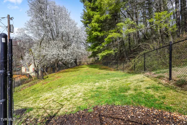 $172,500 | 420 Poplar Street Northwest, Norton, VA 24273