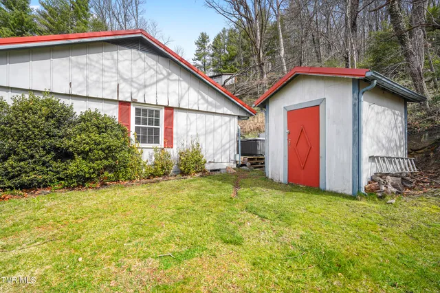 $172,500 | 420 Poplar Street Northwest, Norton, VA 24273