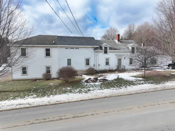 $984,000 | 329 West Shore Road, South Hero, VT 05486