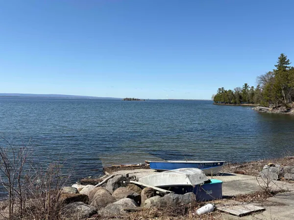 $984,000 | 329 West Shore Road, South Hero, VT 05486