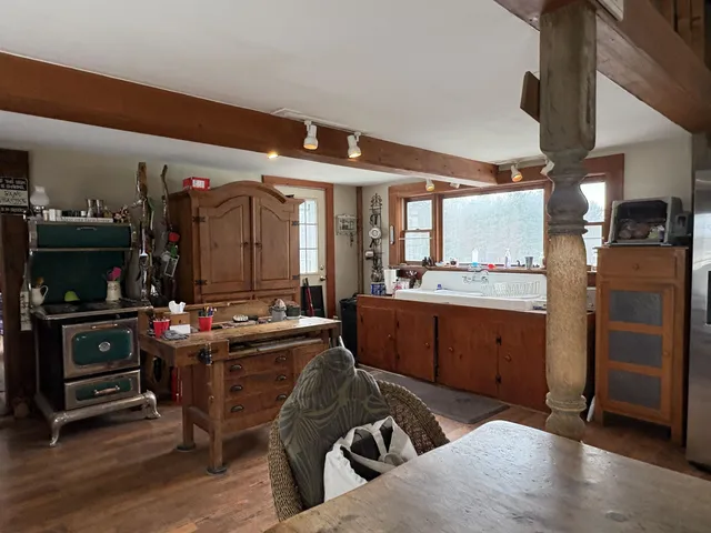 $984,000 | 329 West Shore Road, South Hero, VT 05486
