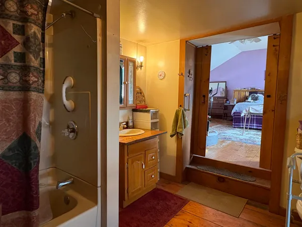 $984,000 | 329 West Shore Road, South Hero, VT 05486