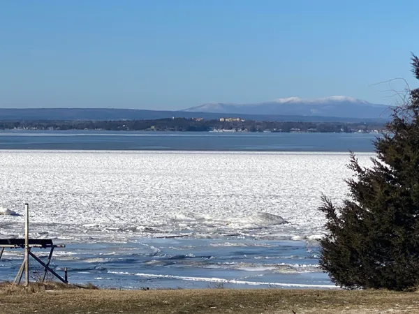 $984,000 | 329 West Shore Road, South Hero, VT 05486