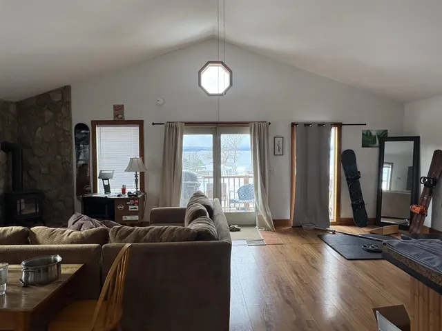 $984,000 | 329 West Shore Road, South Hero, VT 05486