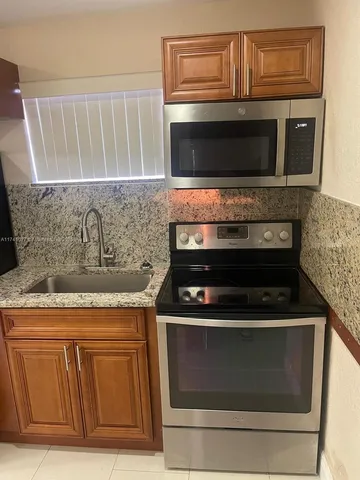 $2,500 | 1163 Northwest 100th Terrace, Unit R, Miami, FL 33150