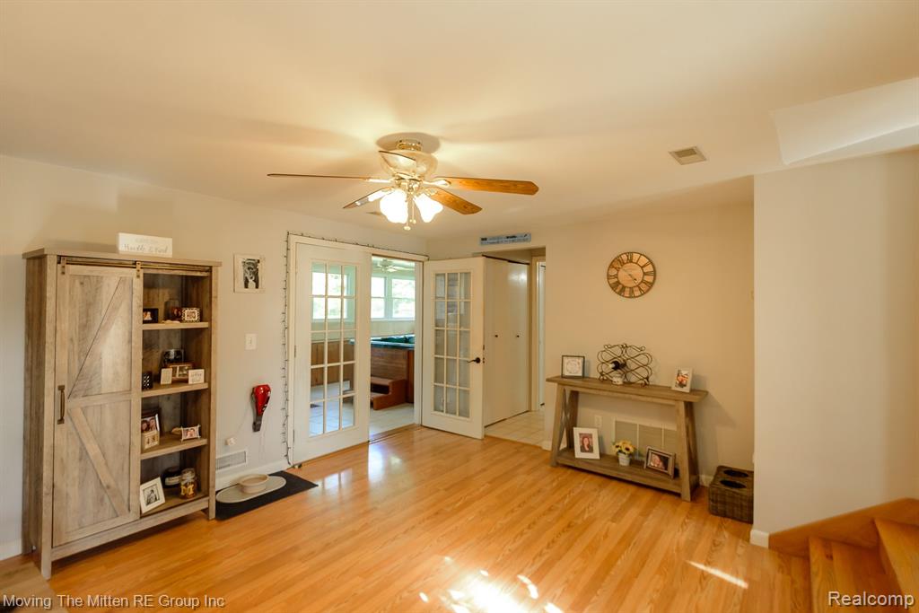 18571 Savage Road Belleville, MI 48111 - Photo 15 of 46 Gallery Image 15