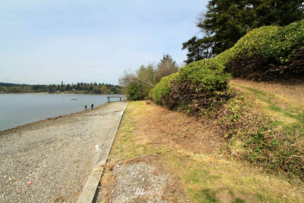 22901 Kingsbury Road Southwest Vashon, WA 98070 - Photo 13 of 15 Gallery Image 13