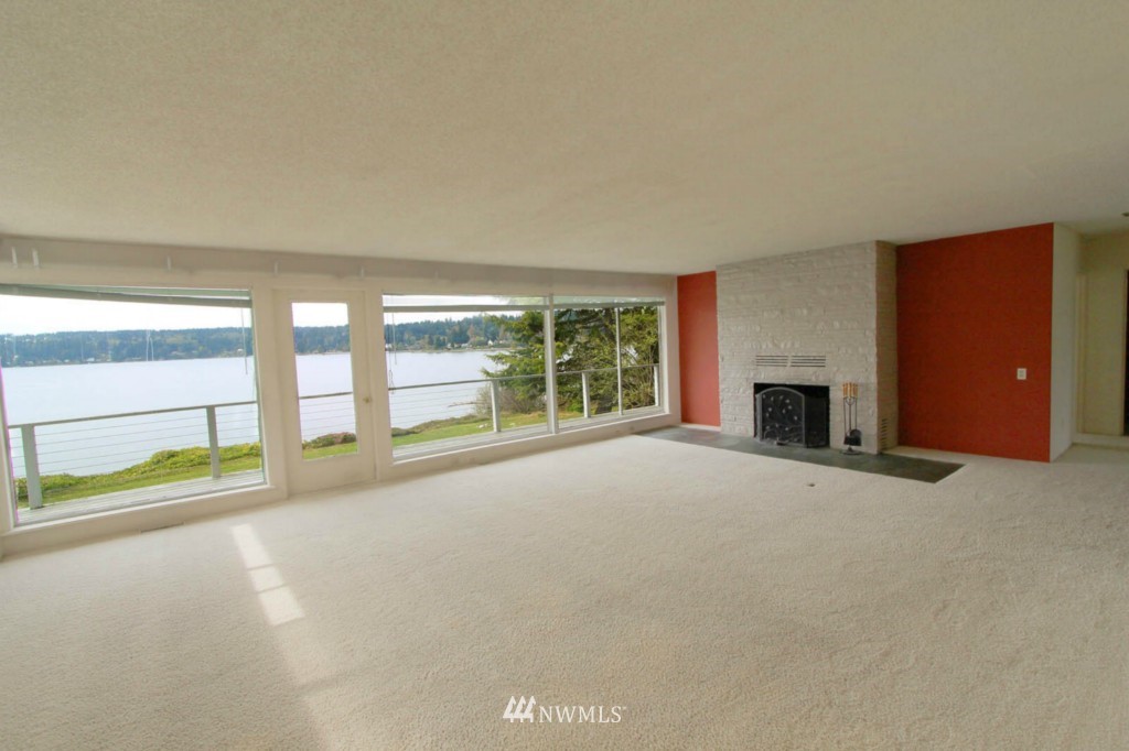 22901 Kingsbury Road Southwest Vashon, WA 98070 - Photo 3 of 15 Gallery Image 3