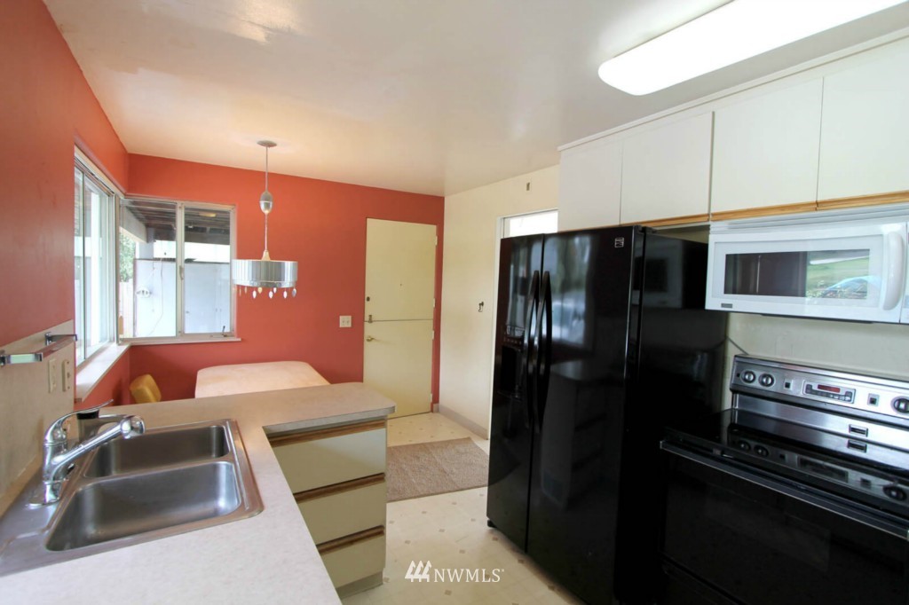 22901 Kingsbury Road Southwest Vashon, WA 98070 - Photo 5 of 15 Gallery Image 5
