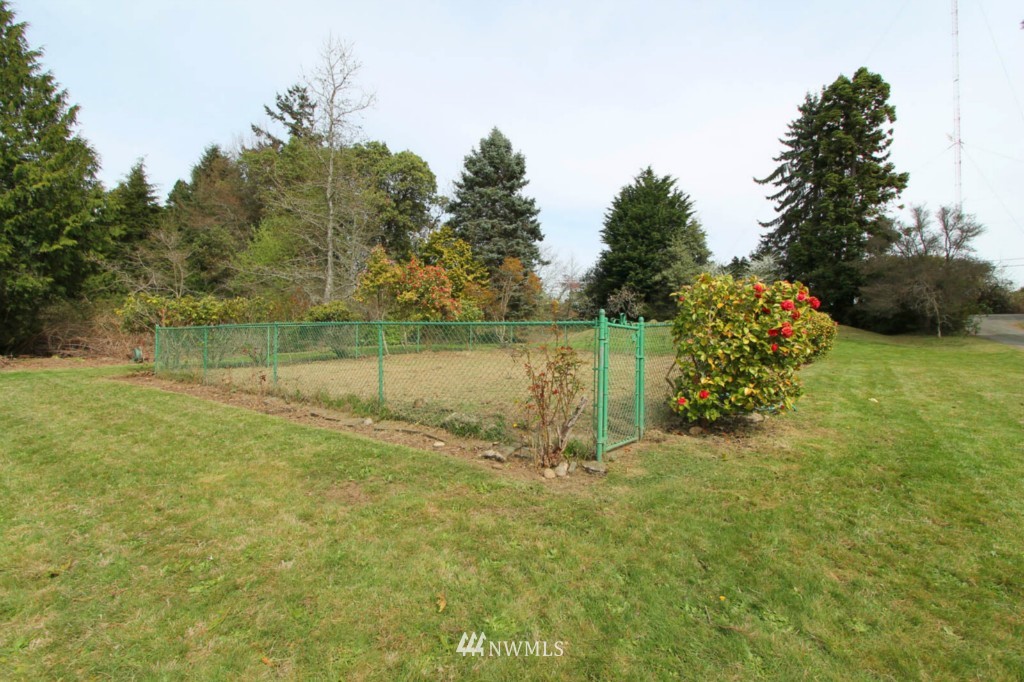 22901 Kingsbury Road Southwest Vashon, WA 98070 - Photo 9 of 15 Gallery Image 9