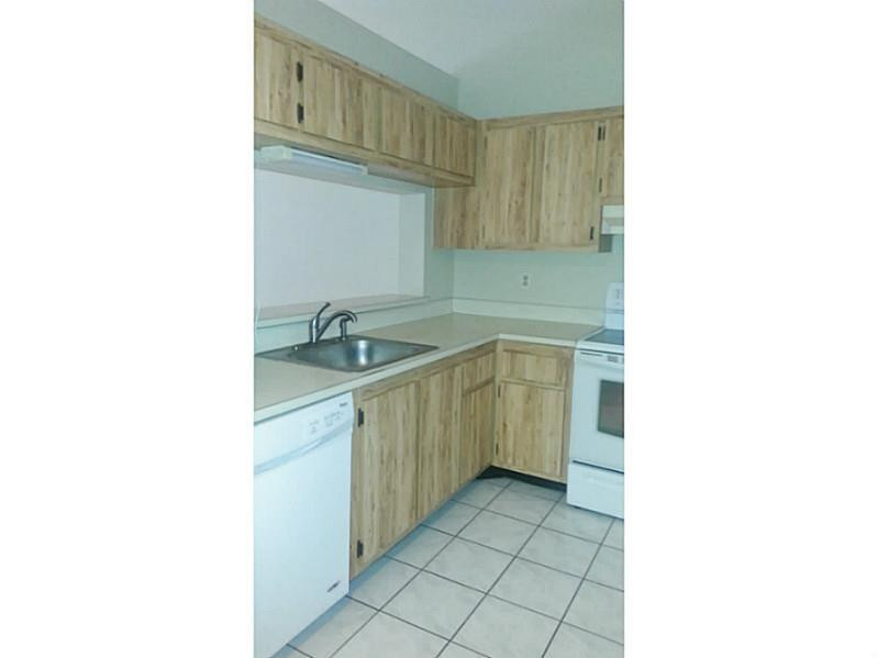 22112 Palms Way, Unit 203 Boca Raton, FL 33433 - Photo 5 of 19 Kitchen
