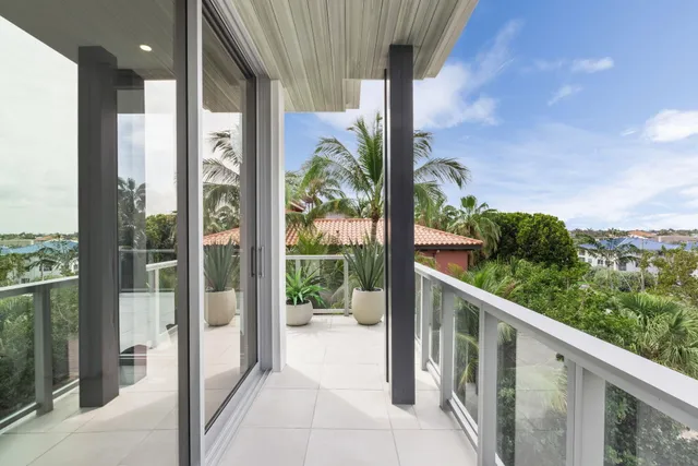 $6,595,000 | 1625 South Ocean Boulevard, Unit 11, Delray Beach, FL 33483