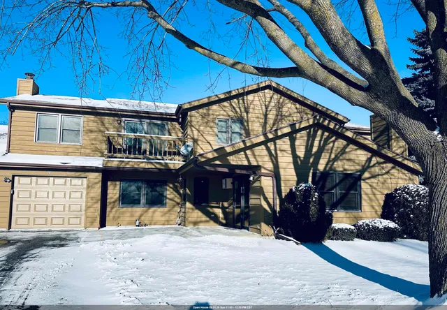 $189,900 | 975 Manor Drive, Unit 78, Neenah, WI 54956