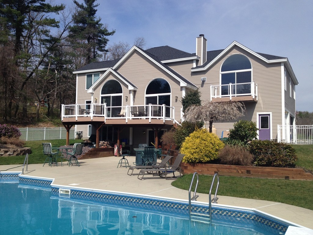 9 Castle Road Westford, MA 01886 - Photo 2 of 26 Gallery Image 2