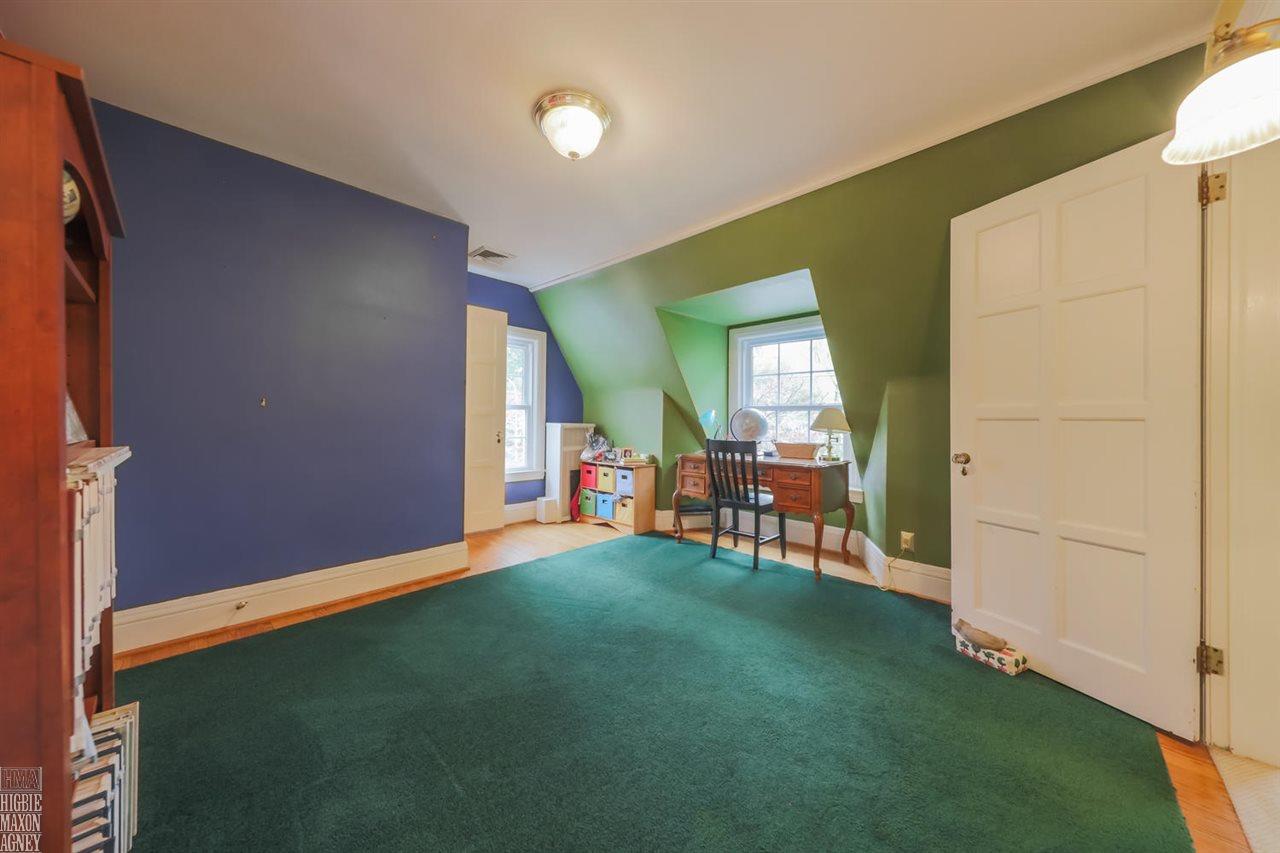 589 Lincoln Road Grosse Pointe, MI 48230 - Photo 28 of 52 50013534-27.JPG