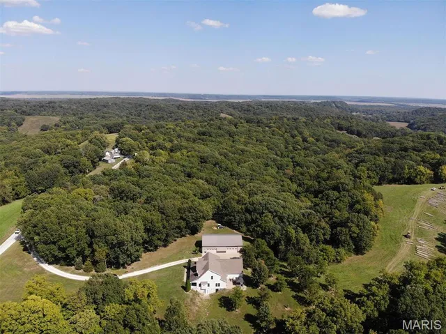 $489,900 | 2367 Degerlia Hollow Road, Hardin, IL 62047