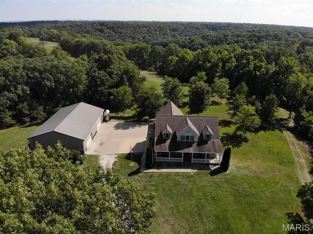$489,900 | 2367 Degerlia Hollow Road, Hardin, IL 62047