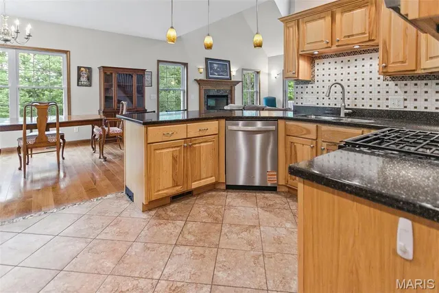 $489,900 | 2367 Degerlia Hollow Road, Hardin, IL 62047