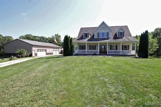 $489,900 | 2367 Degerlia Hollow Road, Hardin, IL 62047