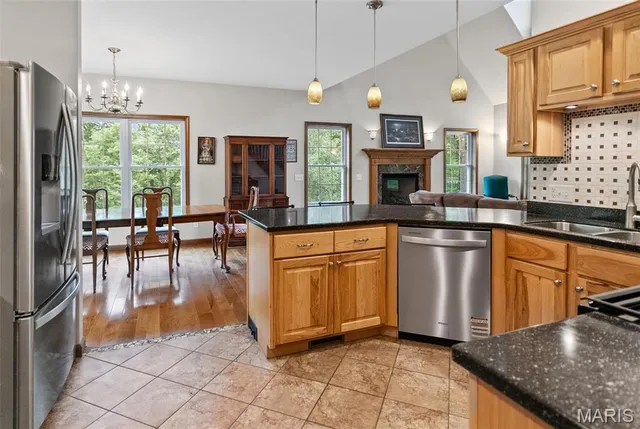 $489,900 | 2367 Degerlia Hollow Road, Hardin, IL 62047