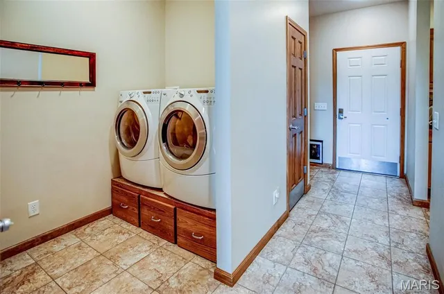 $489,900 | 2367 Degerlia Hollow Road, Hardin, IL 62047