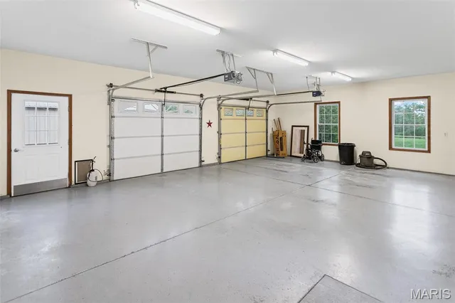 $489,900 | 2367 Degerlia Hollow Road, Hardin, IL 62047