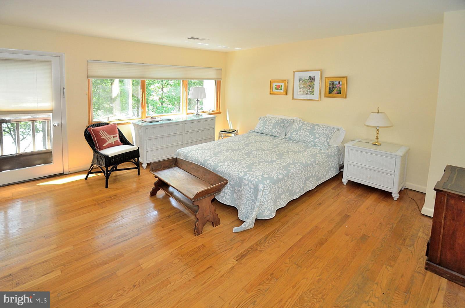 1602 Waters Edge Lane Reston, VA 20190 - Photo 18 of 28 a living room with furniture and a wooden floor