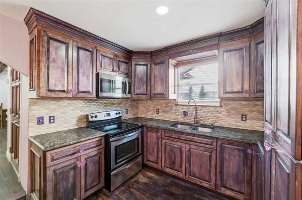 $2,000 | 2734 Fordham Road, Dallas, TX 75216