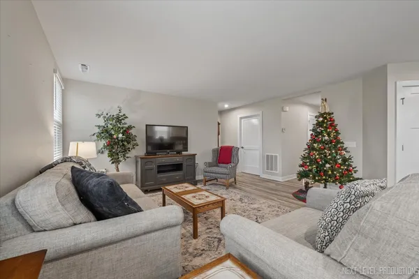 $360,000 | 2707 Nickerson Court, Yorkville, IL 60560