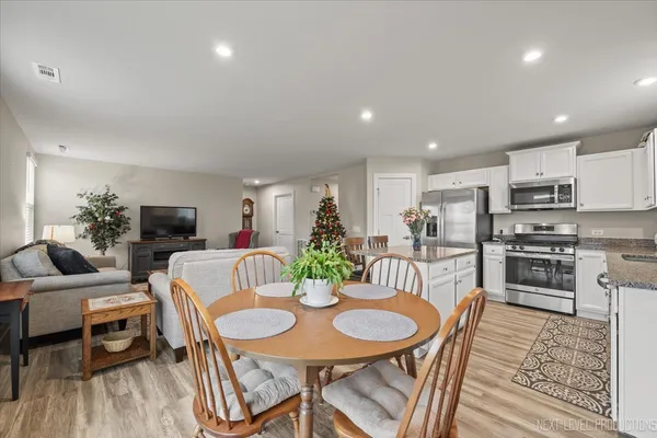 $360,000 | 2707 Nickerson Court, Yorkville, IL 60560