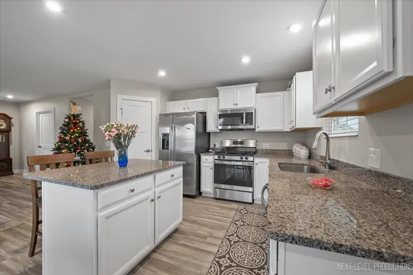 $360,000 | 2707 Nickerson Court, Yorkville, IL 60560