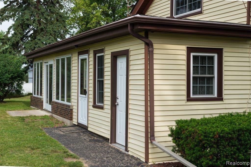 2041 Reid Road Flint, MI 48507 - Photo 6 of 46