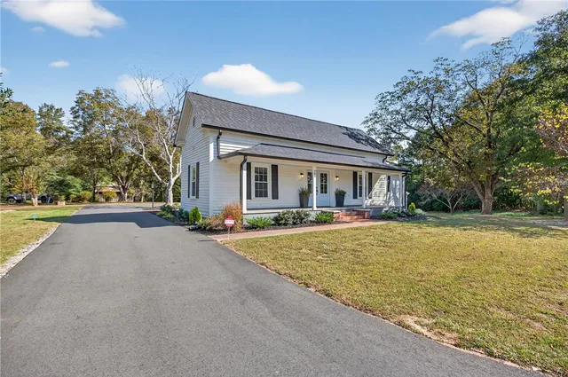 $949,000 | 800 Holliday Dam Road, Honea Path, SC 29654