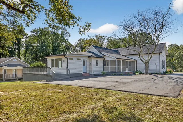 $949,000 | 800 Holliday Dam Road, Honea Path, SC 29654