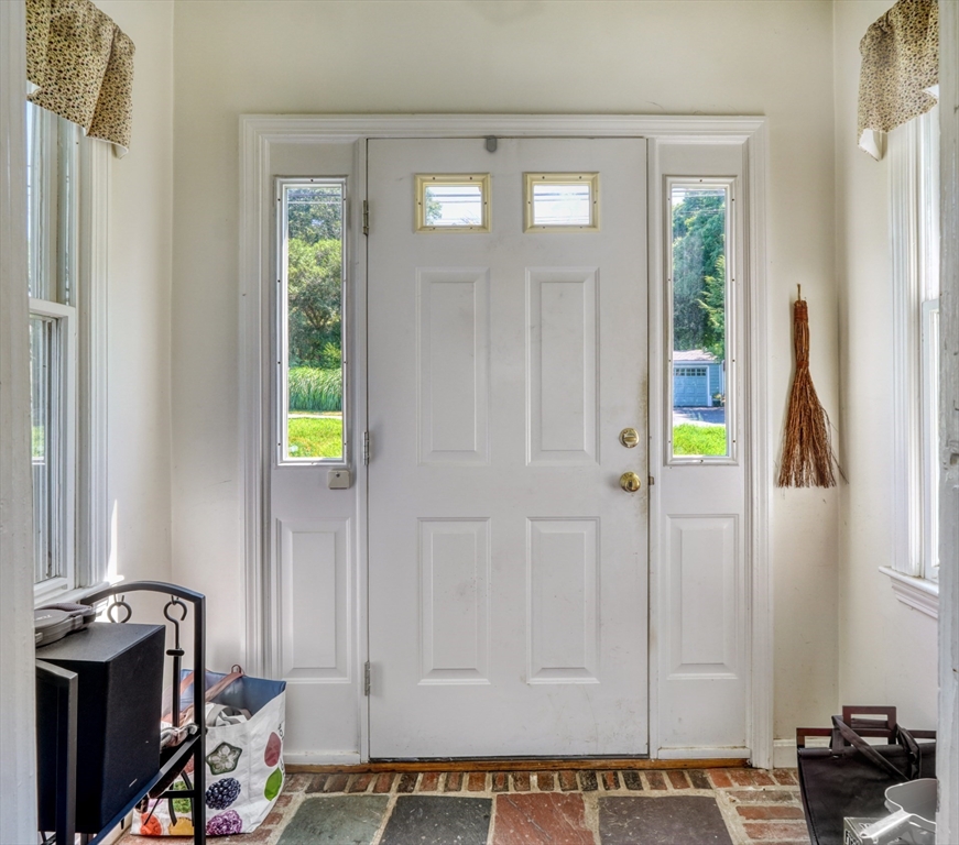 27 Ledyard Road Winchester, MA 01890 - Photo 2 of 38