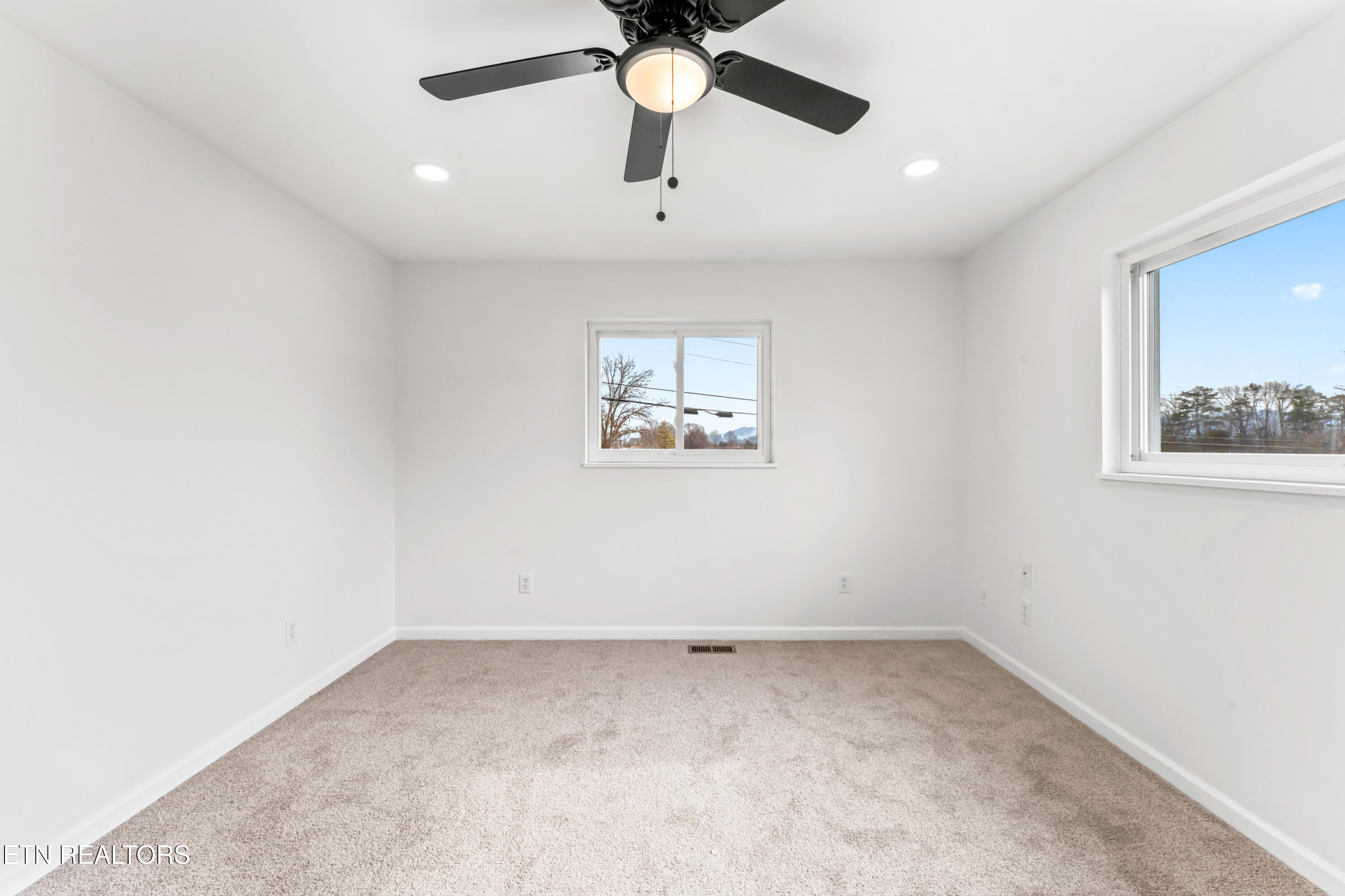 2572 Sevierville Road Maryville, TN 37804 - Photo 25 of 32 photos_high_resolution_DSC02328