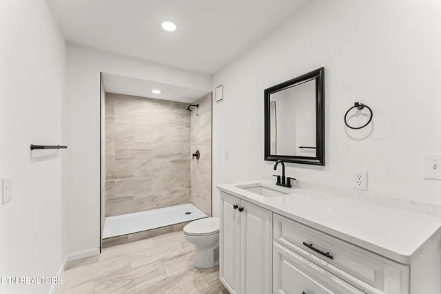 $540,000 | 2572 Sevierville Road, Maryville, TN 37804