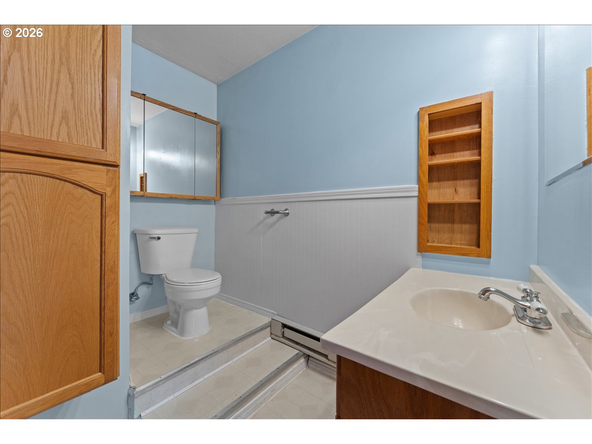 7413 Southeast Pine Street Portland, OR 97215 - Photo 25 of 48