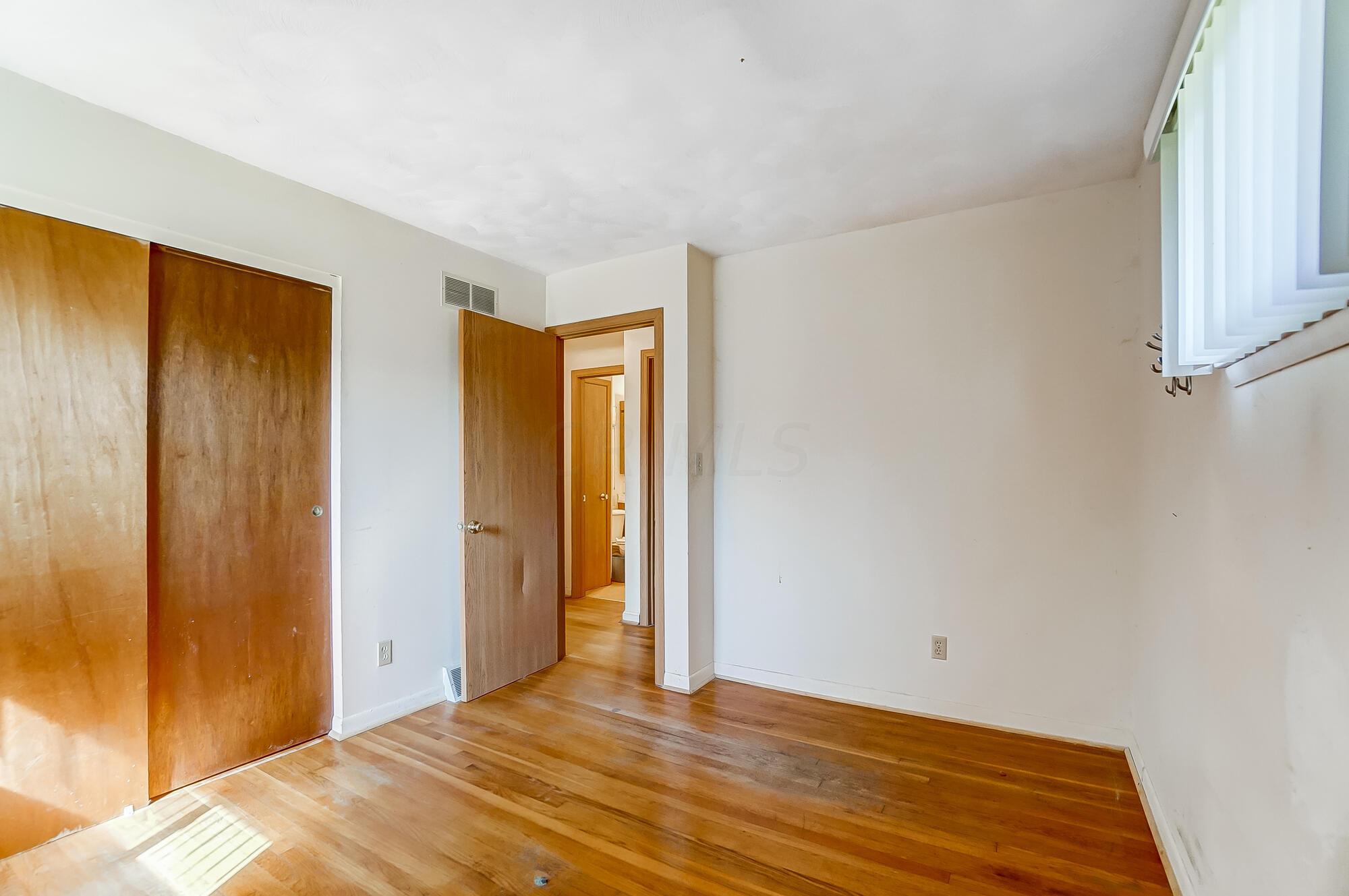 2094 Ward Road Columbus, OH 43224 - Photo 22 of 35 023