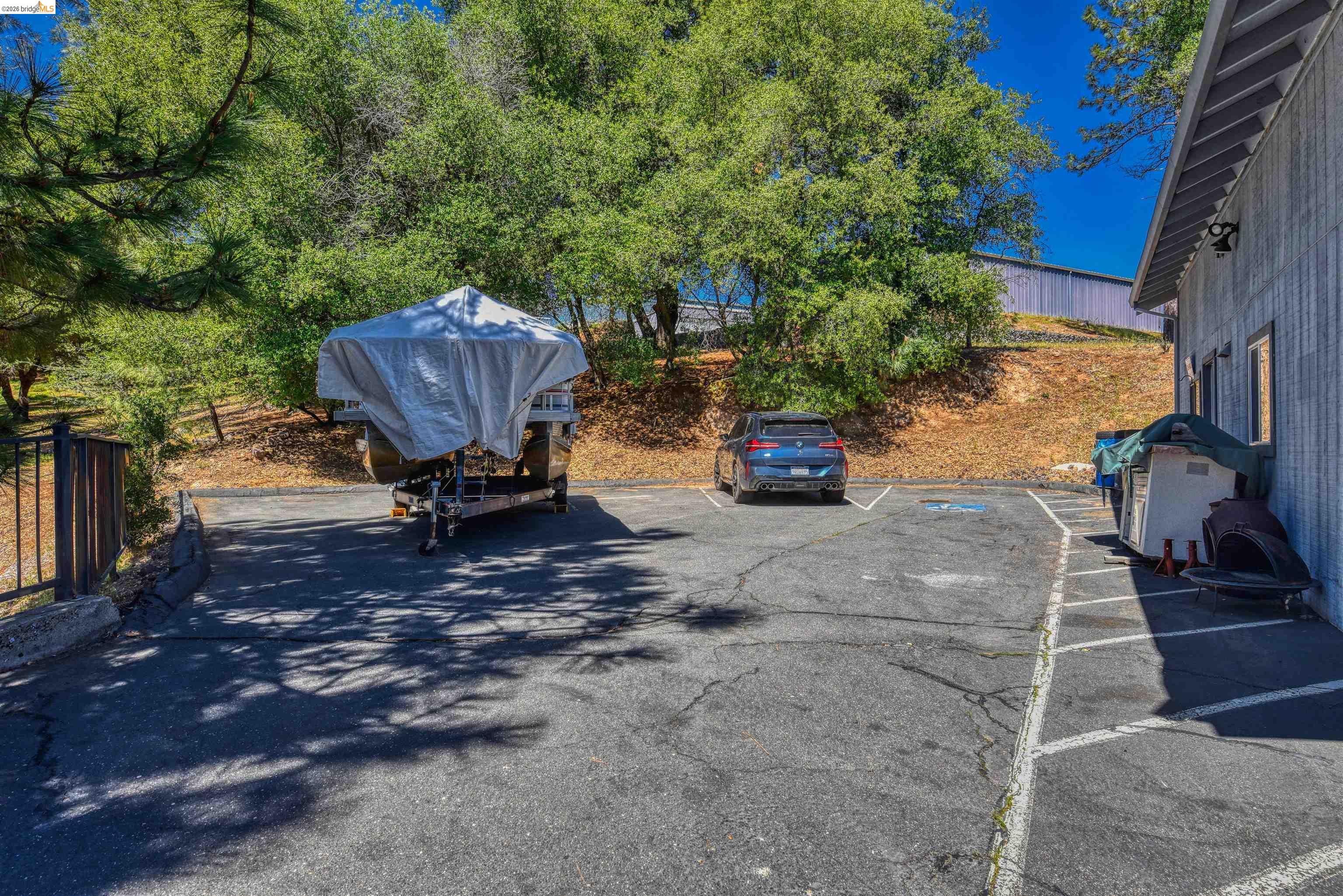 20950 Ferretti Road Groveland, CA 95321 - Photo 7 of 27 a view of backyard with outdoor seating