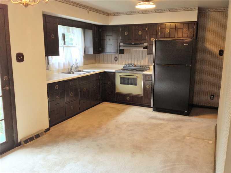 316 Woodcroft Road Economy, PA 15005 - Photo 4 of 14 Kitchen.