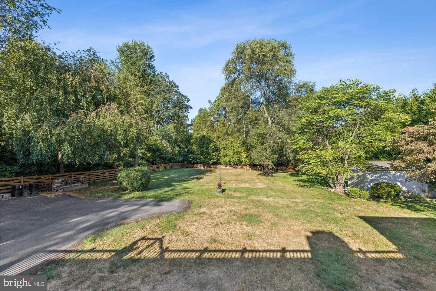 22810 Ridge Road Clarksburg, MD 20871 - Photo 28 of 34 a view of a yard with plants