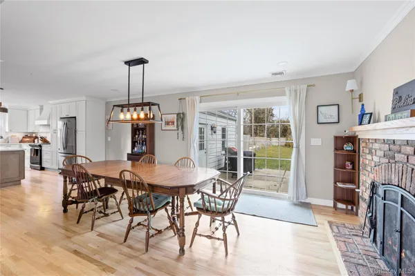 $996,500 | 41 Gillette Avenue, Bayport, NY 11705
