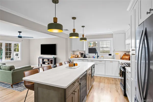 $996,500 | 41 Gillette Avenue, Bayport, NY 11705