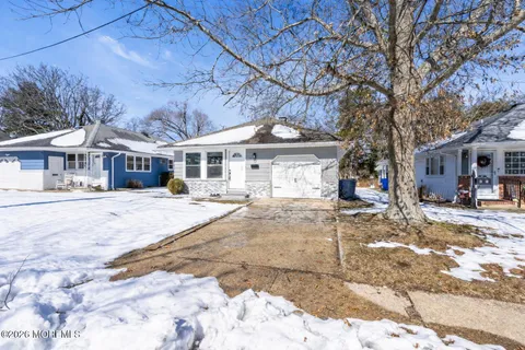 $364,900 | 76 Mt Fairweather Lane, Toms River, NJ 08753