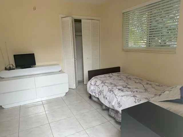 $1,000 | 4610 Peters Road, Plantation, FL 33317