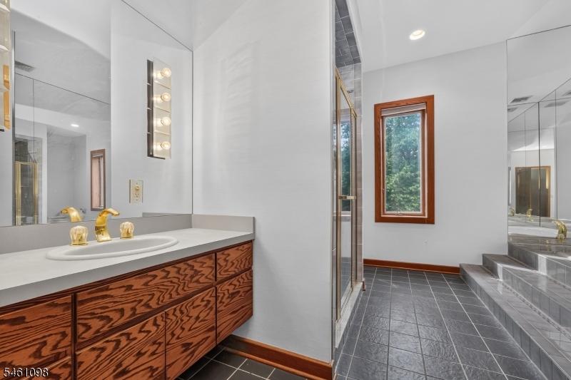8 Spring Hill Road Annandale, NJ 08801 - Photo 25 of 48 Gallery Image 25