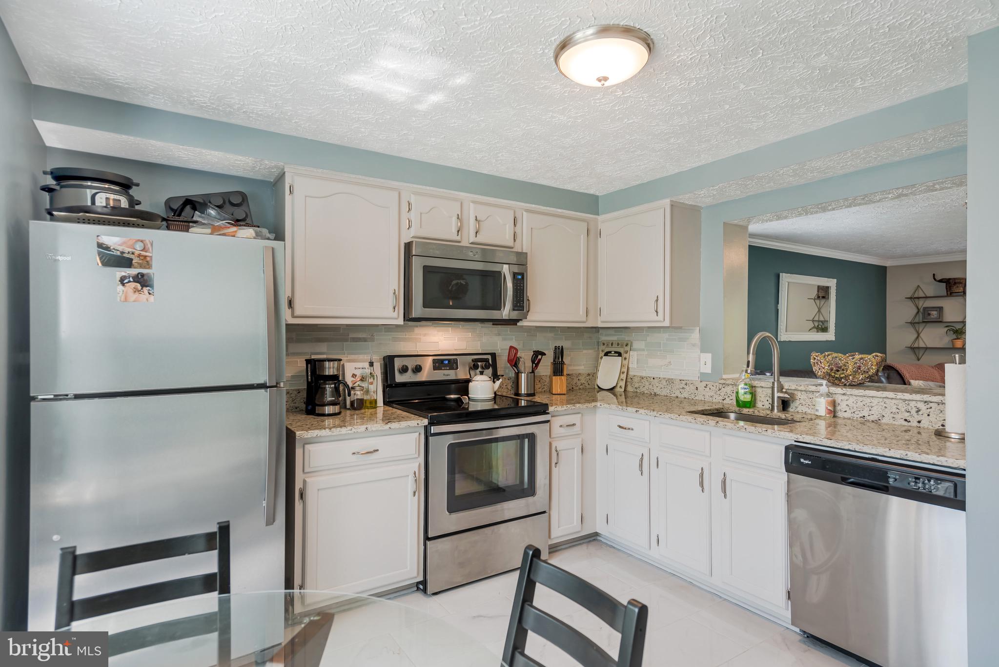 1701 Sundance Drive Reston, VA 20194 - Photo 3 of 24 Beautiful stainless steel appliances!
