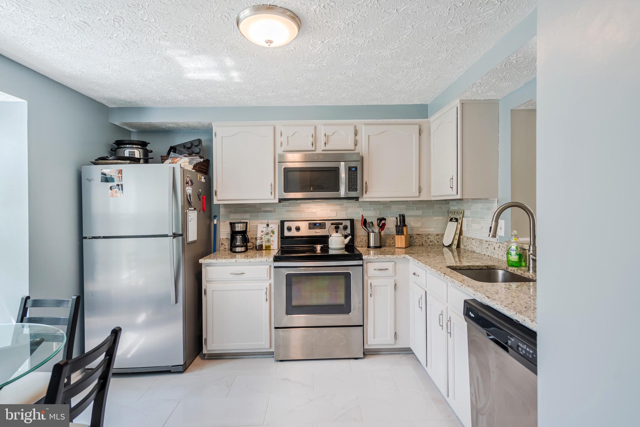 1701 Sundance Drive Reston, VA 20194 - Photo 4 of 24 Spacious enough for dining in!